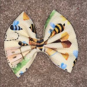 Honey Bee Bow